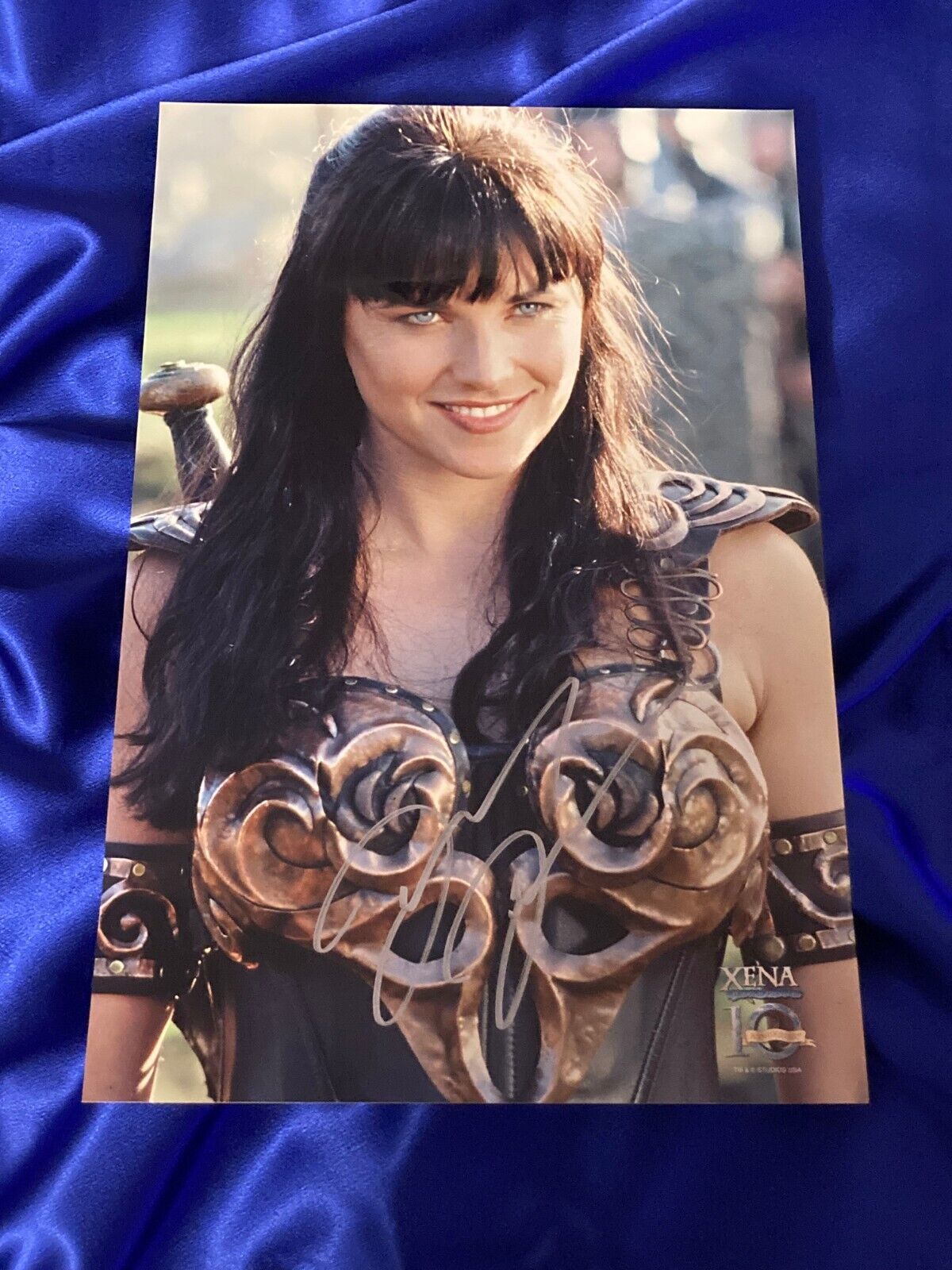 Super Rare Official Xena 15x10 Signed Photo With Coa - Lucy Lawless Xe-bgll 217