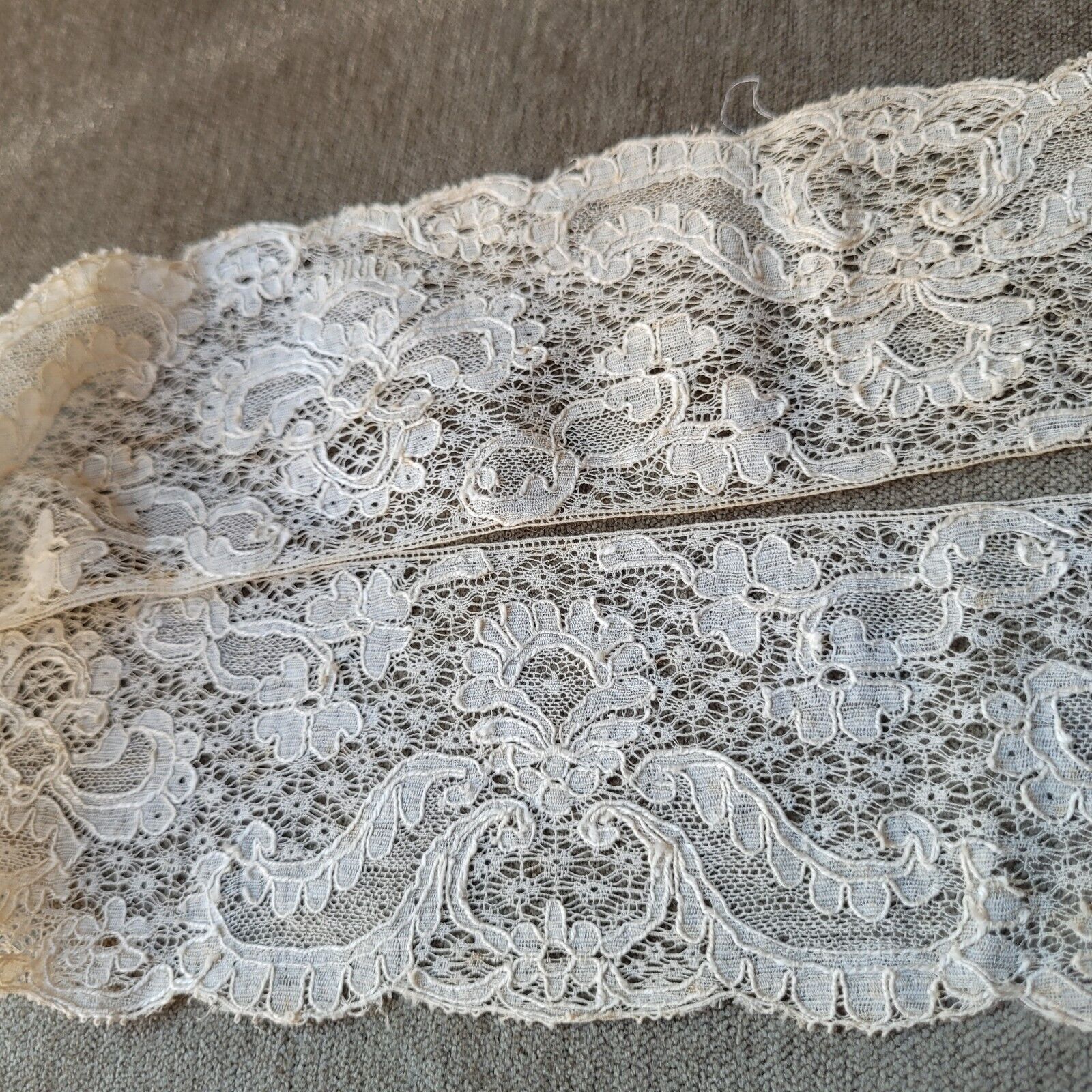 Wow  Silk  2.25" Wide Antique  Alencon Lace 24" Floral 1800s